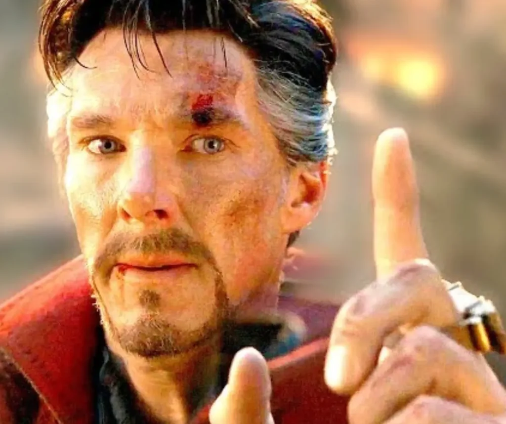 Doctor Strange holding the glowing Time Stone in Avengers Infinity War